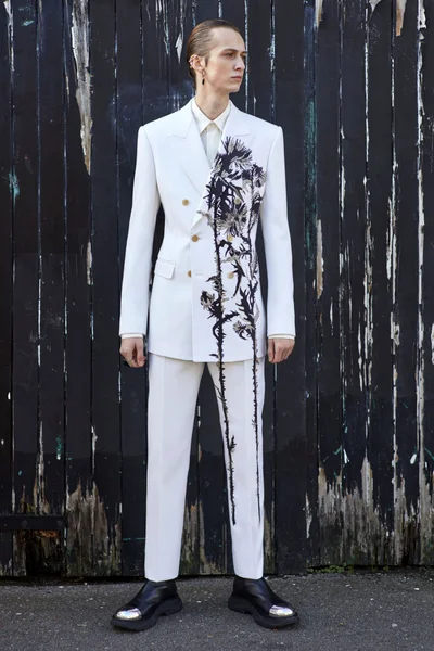 Look 7
